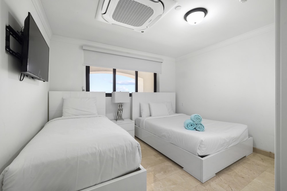 Palm Aruba Condos