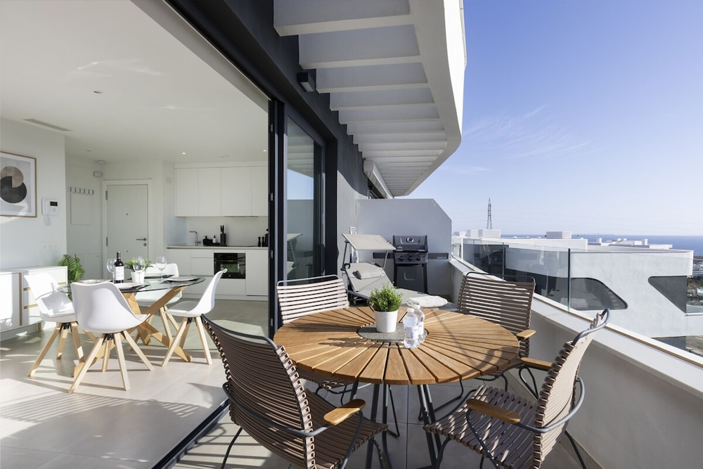 Sunset Top Floor Apartment Higueron