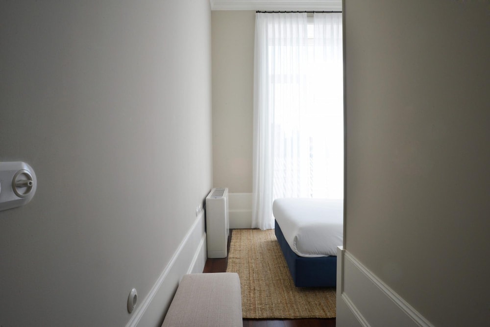 Market 2A in Oporto With 2 Bedrooms and 2 Bathrooms view 4