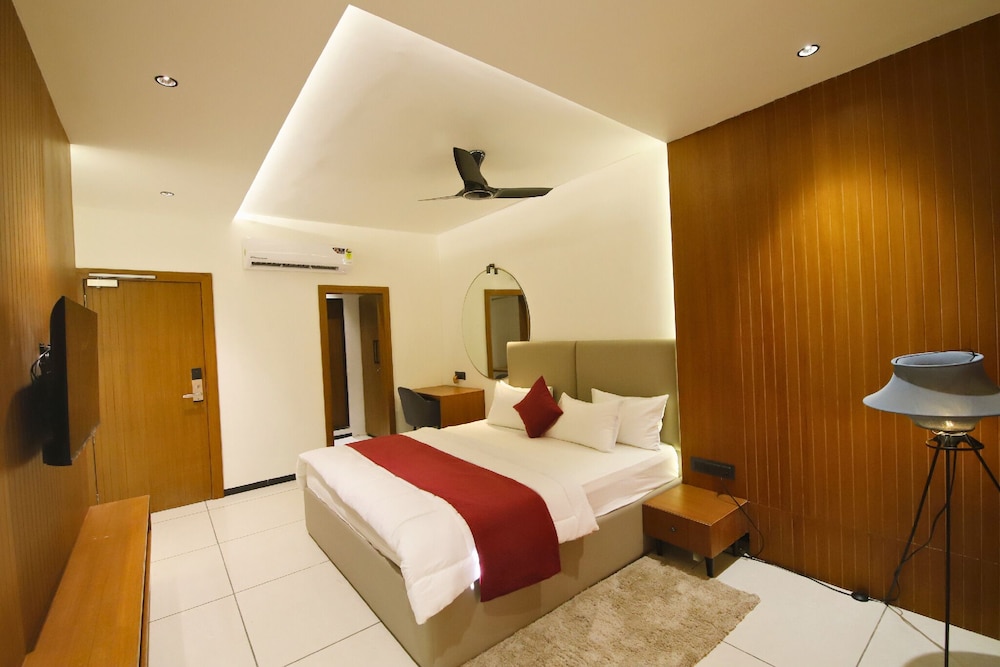Hotel Sanatana