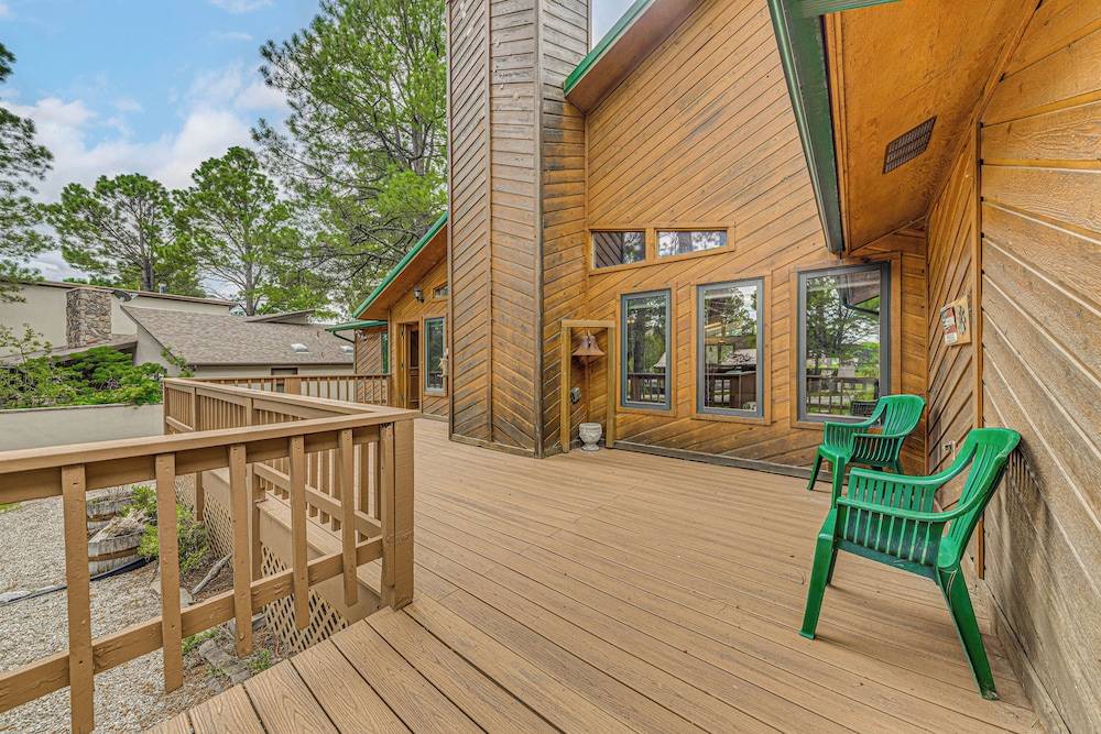 Hot Tub & Deck: Home 1 Mi to Ruidoso River!