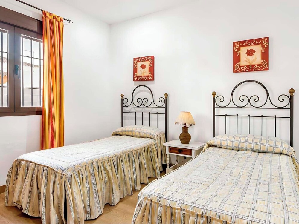 Chalet con piscina privada familias