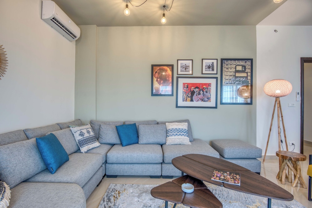 Vinyl 3-Bedroom Apartment in Zouk Mikael