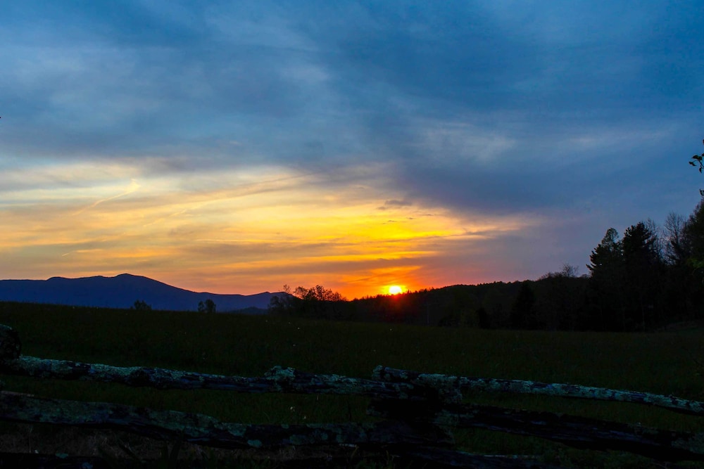 Spruce Pine Retreat w/ Gas Grill + Mtn Views! view 5