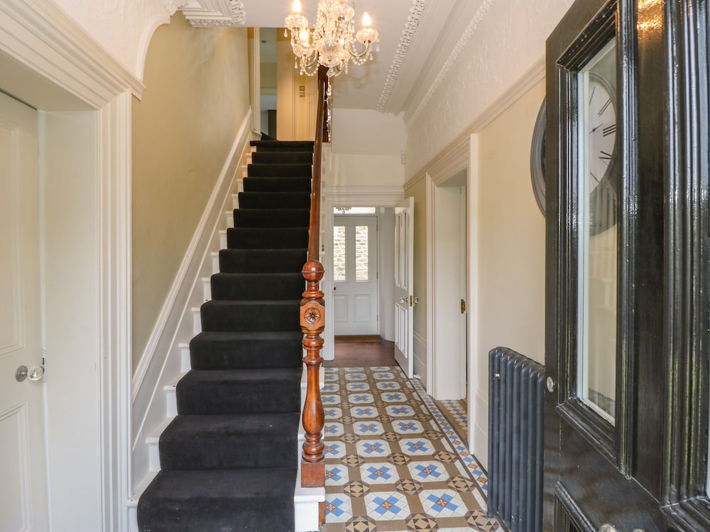 Ash Villa