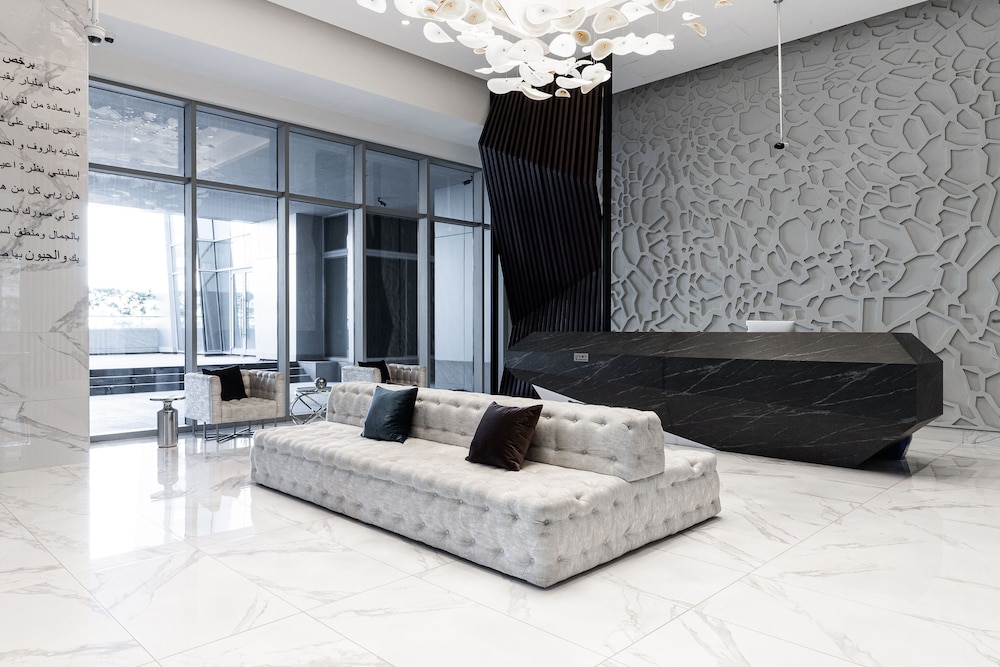 GLOBALSTAY. J One Tower Apartments
