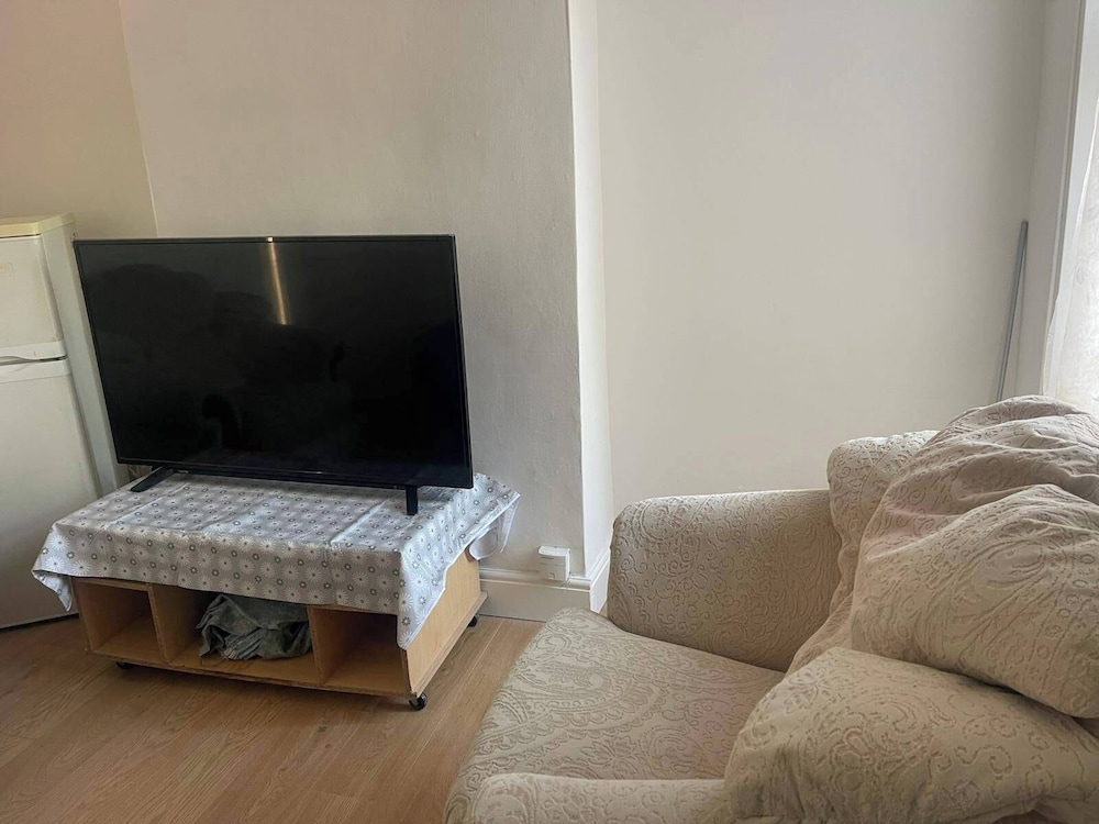Cosy Croydon Apartment With 2 Bedrooms