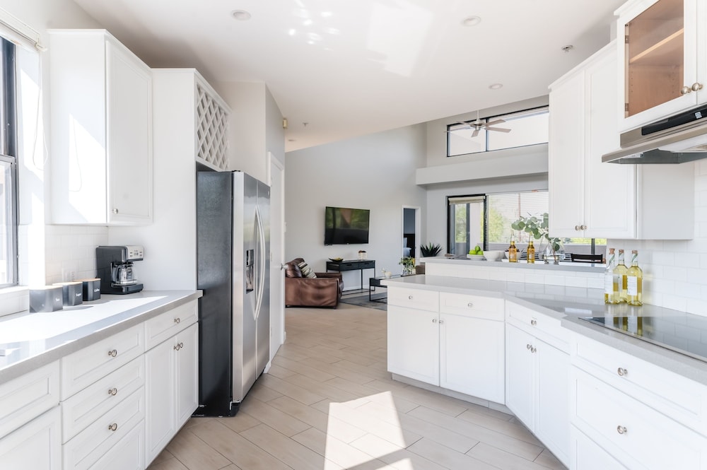 Ivory II By Avantstay Gorgeous Spacious Home w Views Close To Old Town