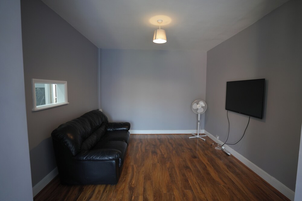 Westwick Gardens Retreat - 4 Bedroom House