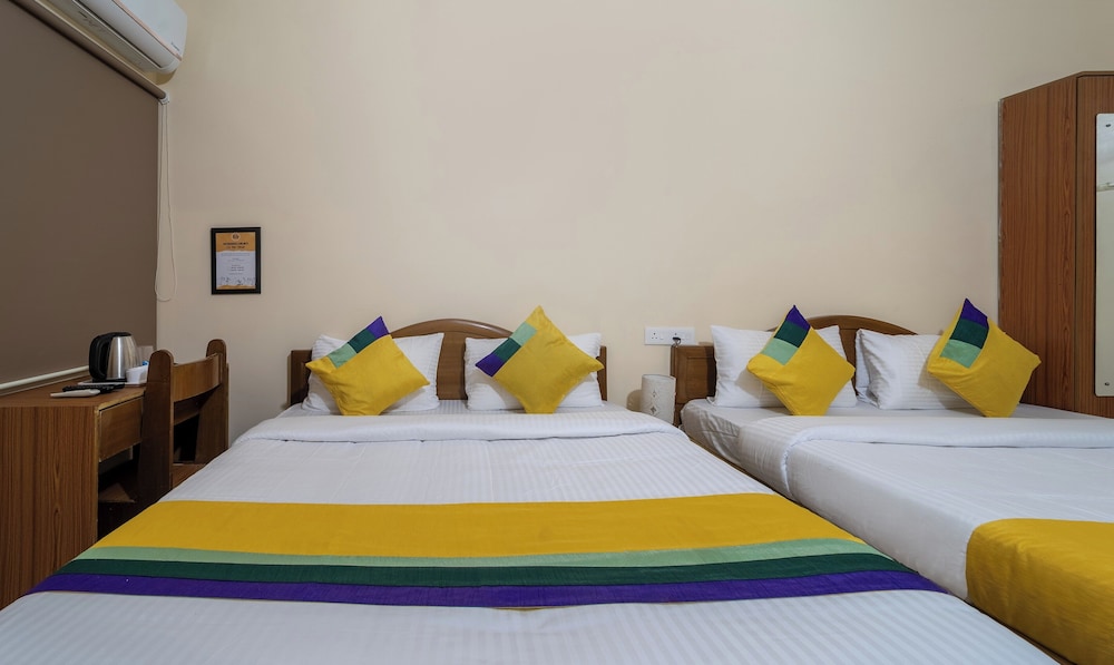 Itsy Hotels Everest Leela Residency