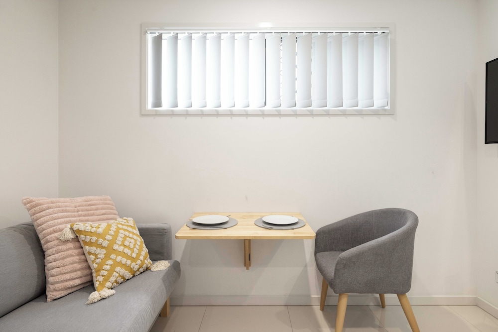 Smart Suites Self Check-in Apartments - 39A Freney