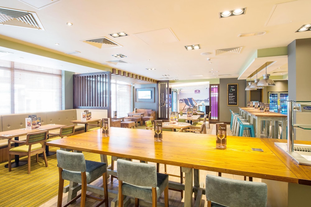 Premier Inn Eastbourne Town Centre 5