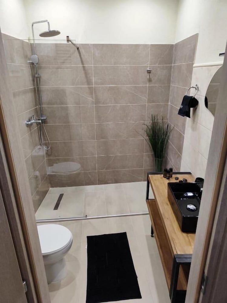 Anchor Suites