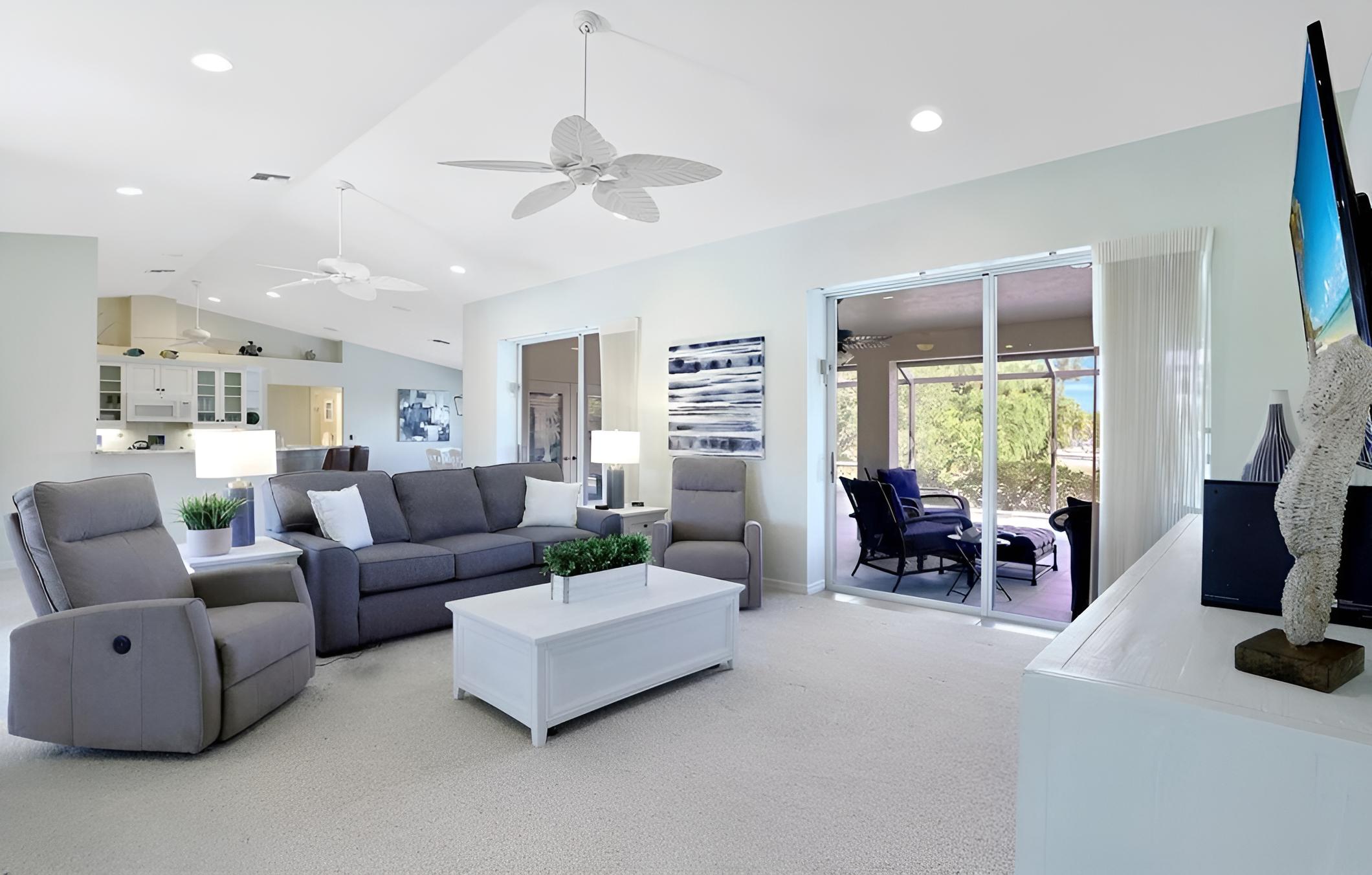Shalimar Waterfront Pool Home view 4