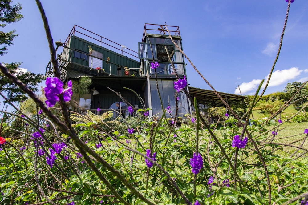 HOBBIT HOTEL
