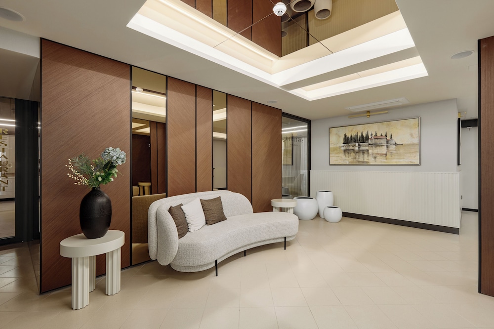 Dimitris Residence