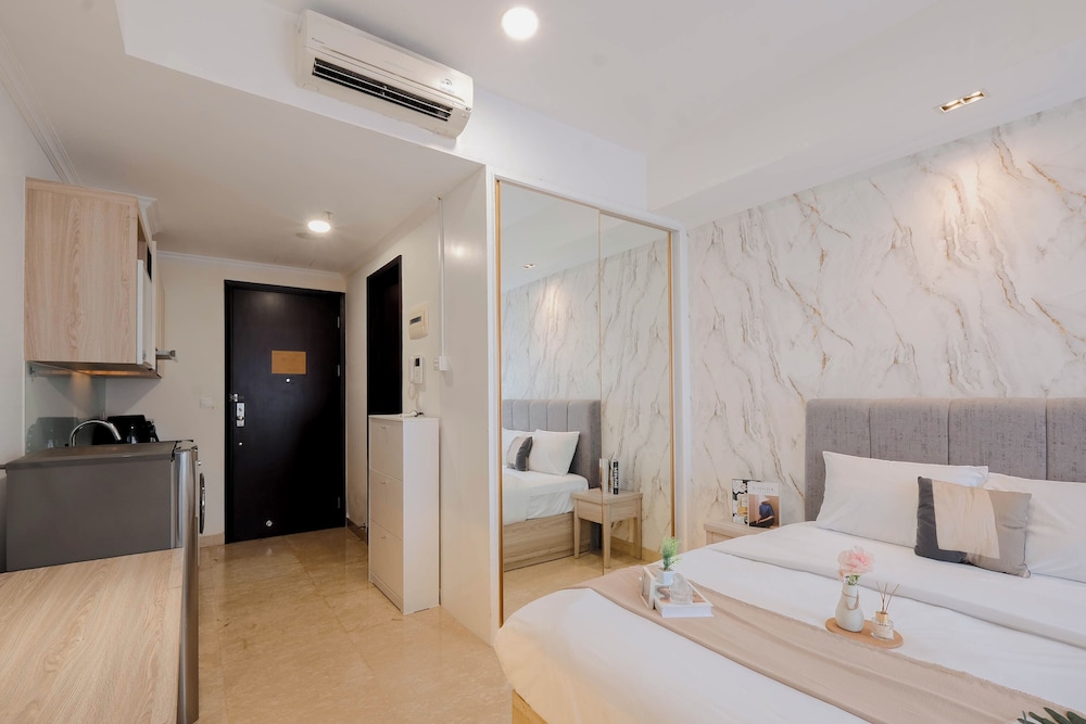 Best Location And Homey Studio At Menteng Park Apartment