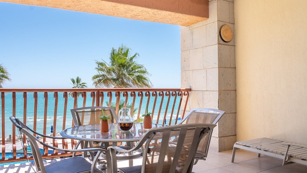 Sandy Feet Retreat Haven Oceanfront Condo