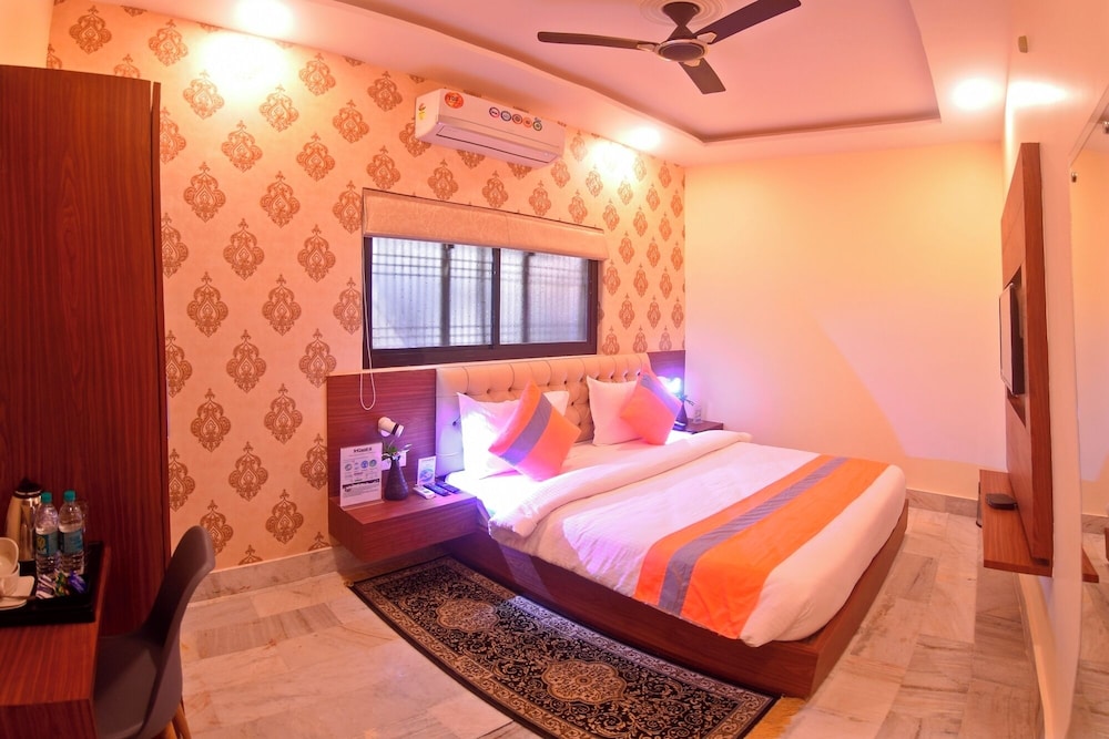 THE KASHI RESIDENCY