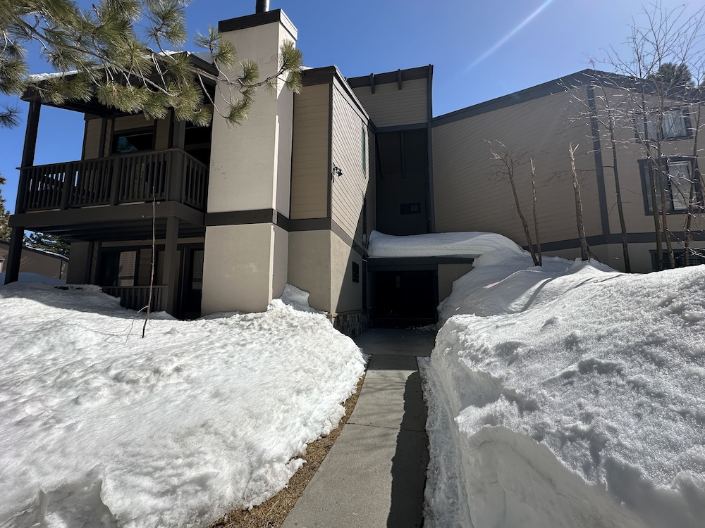 Hotel Sherwin Villas Retreat - Image 1