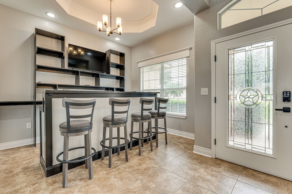 1 Mi From Lake: Pet-friendly Del Rio Gem