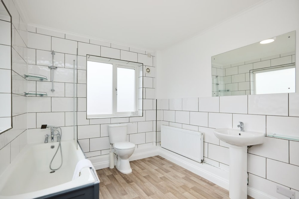 The Oxford Garden House - Spacious 5-bed Oxford Home With Garden Balcony