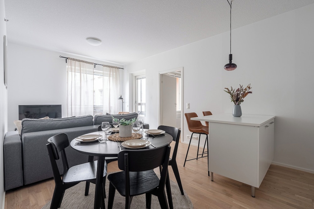 Homelike 1BR Apt with Sauna & Balcony at Pyynikki