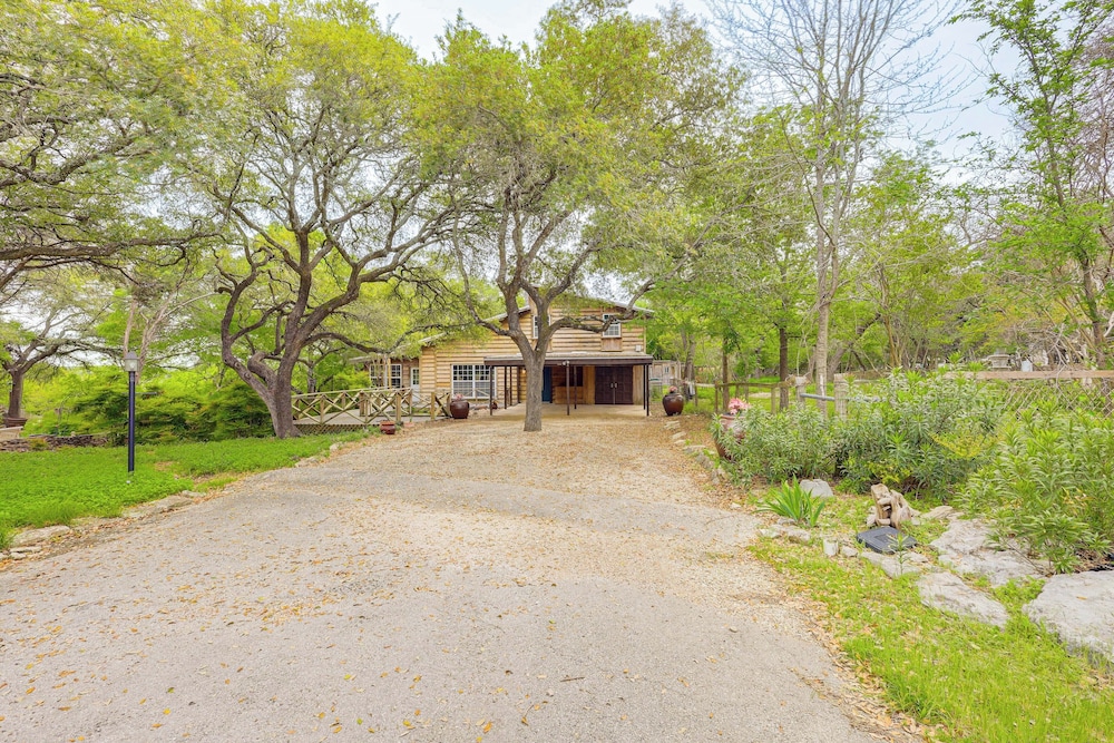 Belton Lake Getaway ~ 2 Mi to Marina! view 2