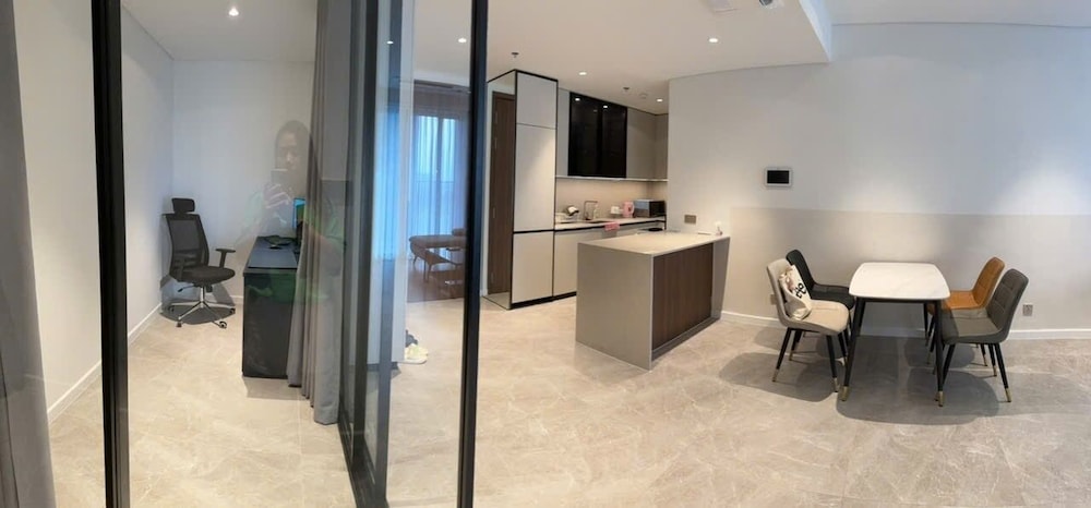 DongDong Apartment The Metropole