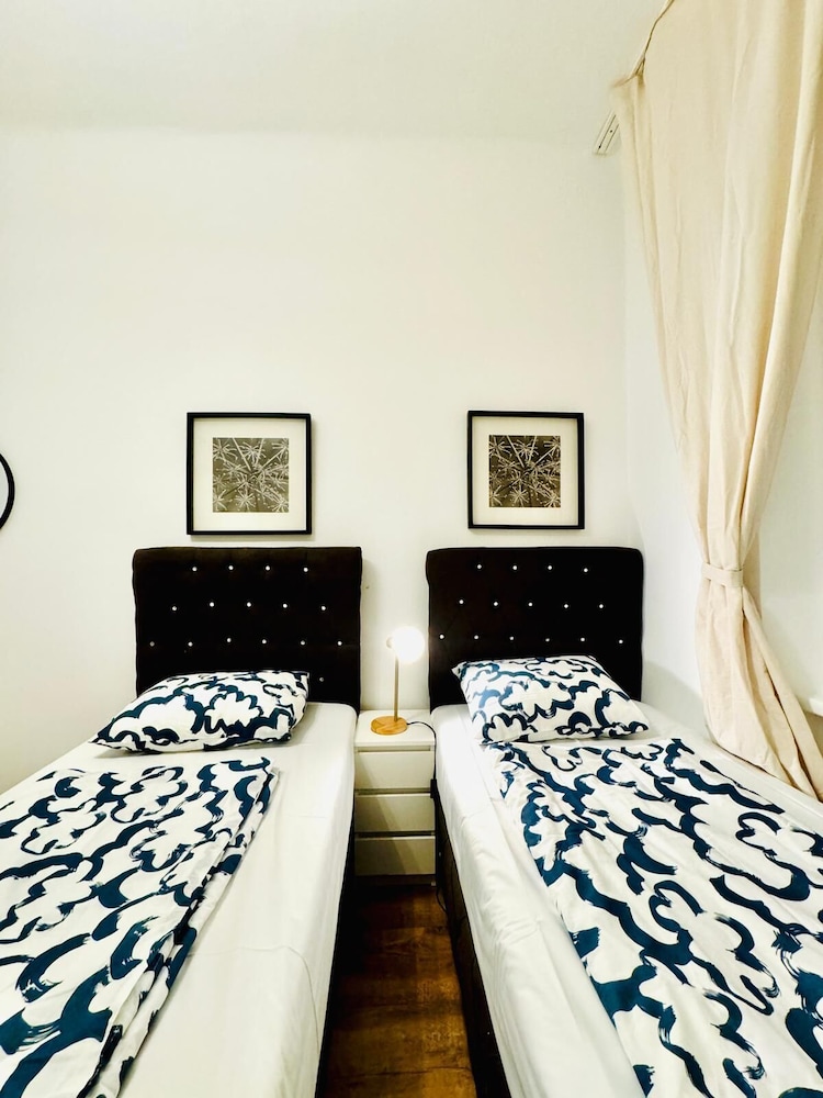 5BR Apt For 10 Walk to Kaufpark Alterlaa