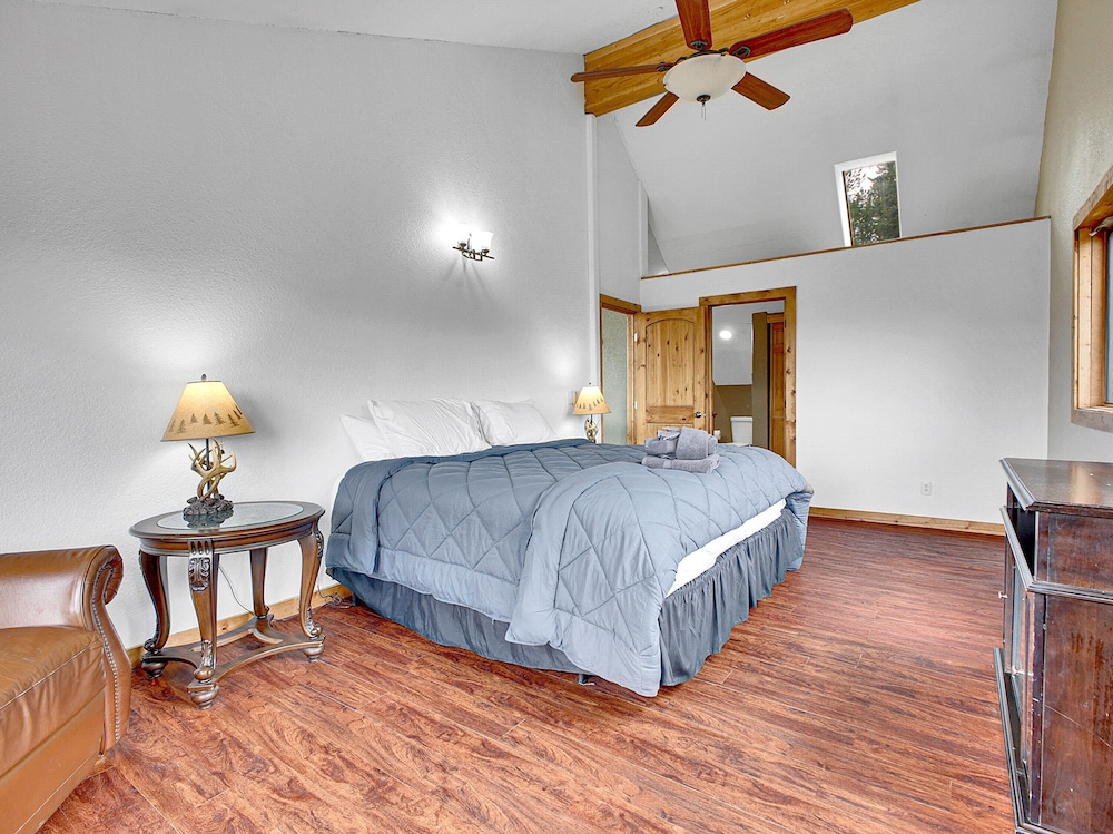 Switchback Basecamp 4 Bedroom Home