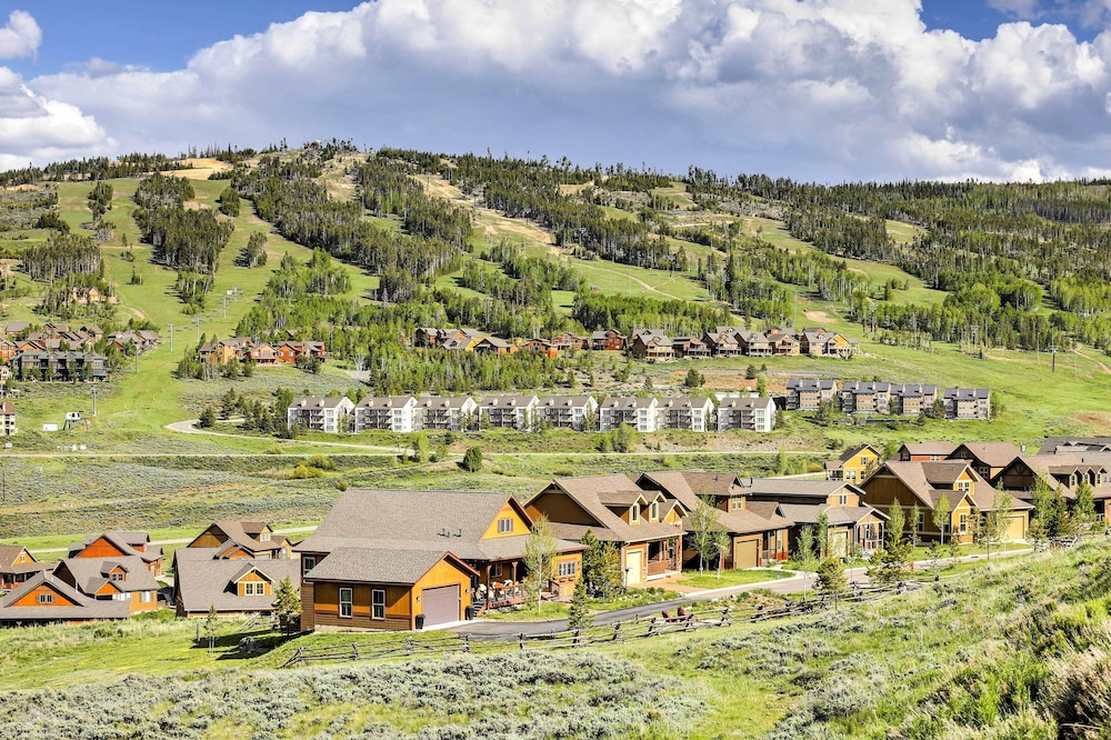 Ski, Soak & Explore! Granby Getaway w/ Mtn Views view 3