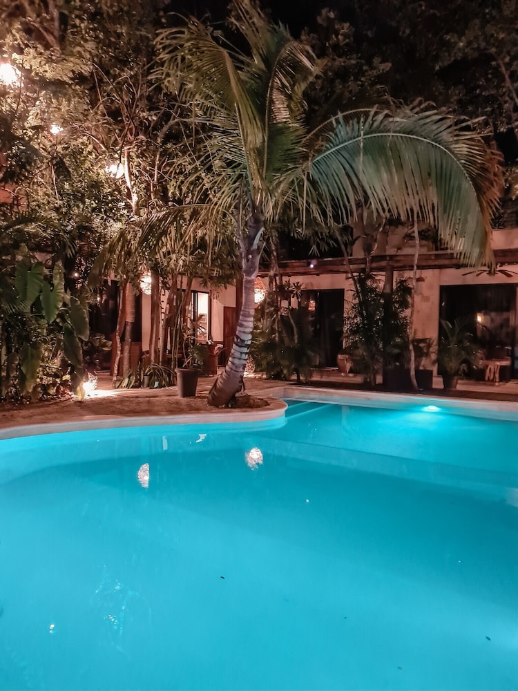 TRECE LUNAS TULUM