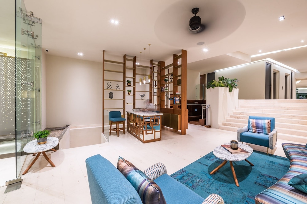 Relaxing 2BR in downtown new building by Happy Address