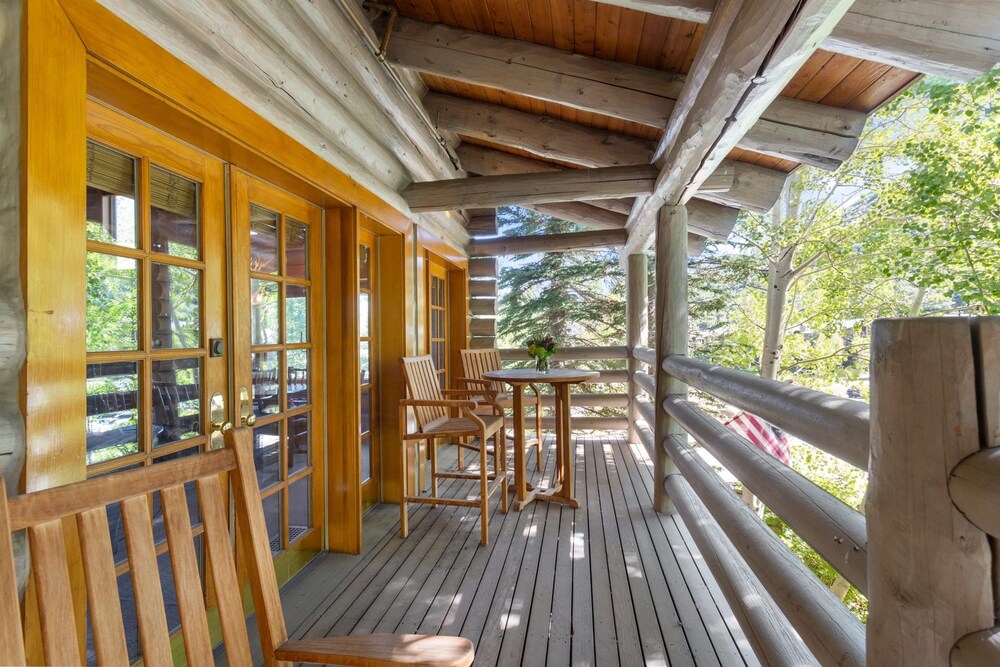 Pine Inn at Trail's End Lodge - Three Bedroom Residence with Spa #1 3 Condo