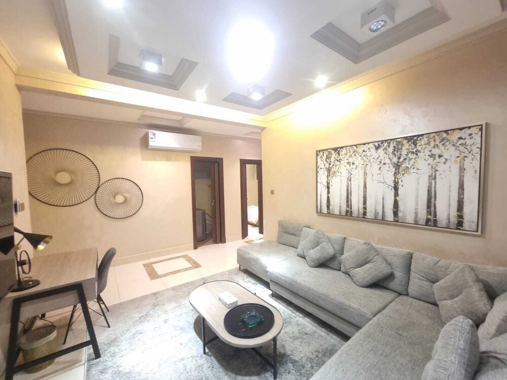 Hometel Khozama Jed