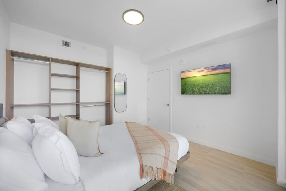 NOK Fantastic 1 BR Den in Miami