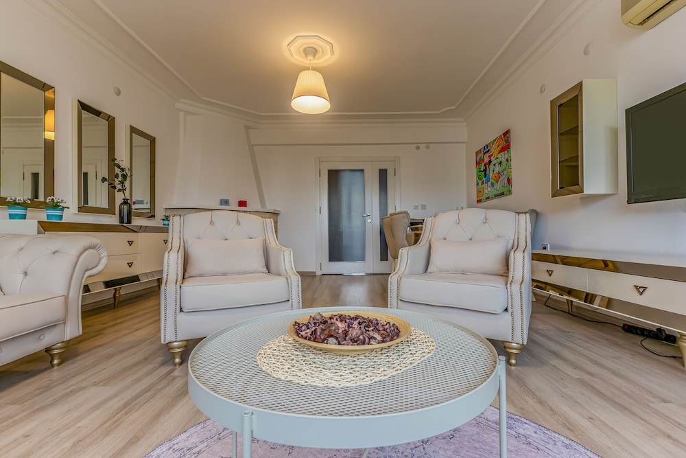 Melissa's Suites