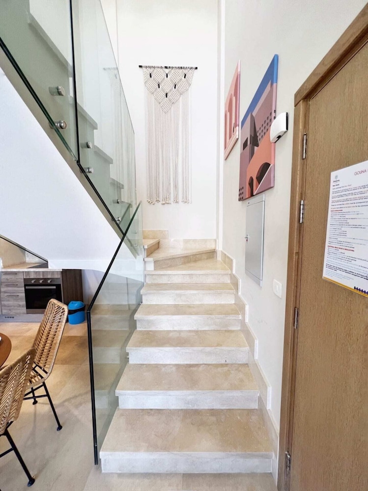 Xuru Stays I Exotic 1bdr w/ Outdoor Terrace Pool & Beach Access