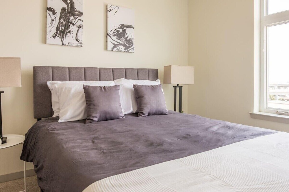 Louisville Vacations - TWO Stunning Nulu CozySuites - Property Image 22