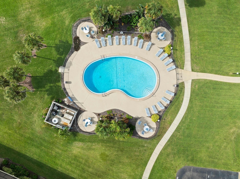 Oceanfront Pool Tennis BBQ Patio Free Parking