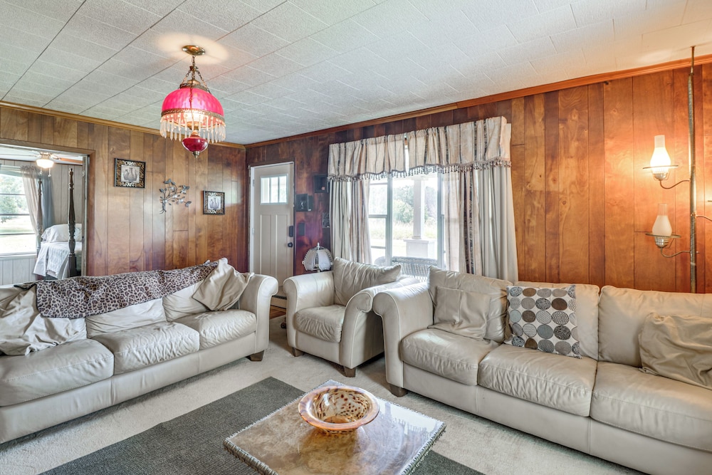 BBQ Ready: Delta Country Home on 30 Acres