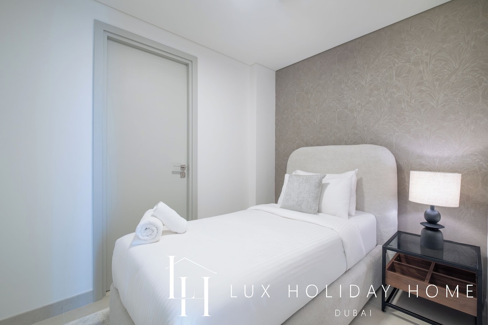 LUX The Creek Residence Suite