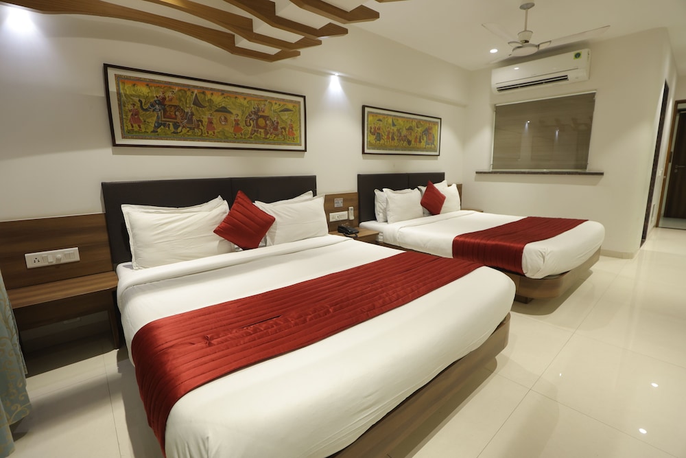 Hotel Shreeji Vatika-Airport Road