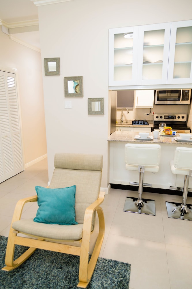 New Kingston Central Guest Apartment