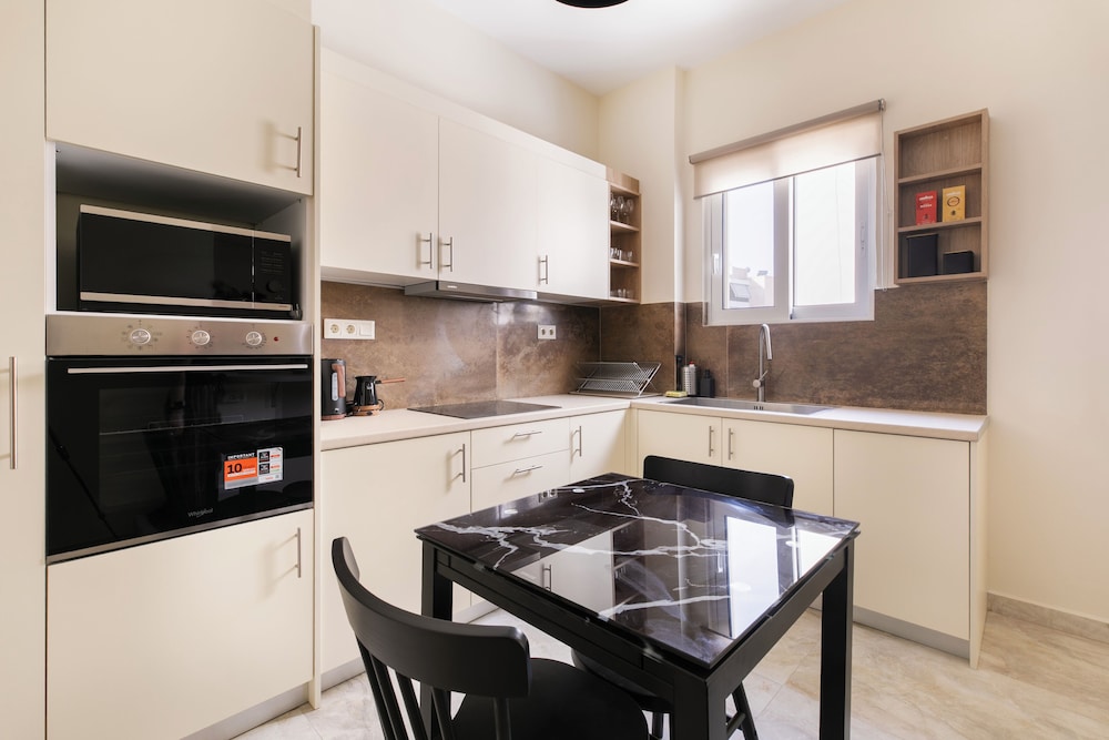 Kallisti 2BR Apt & Balcony in Nea Smyrni