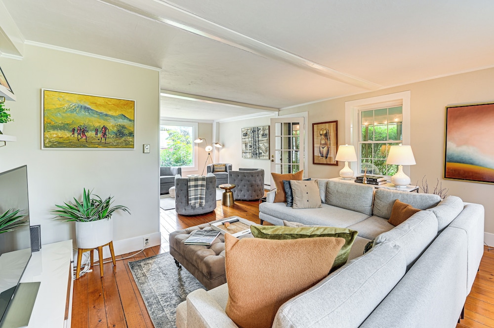 1 Mi to Vineyard: Serene Berkshires Country Escape