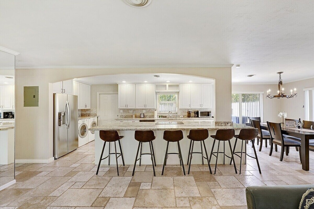 332 Wilton Manors in Wilton Manors