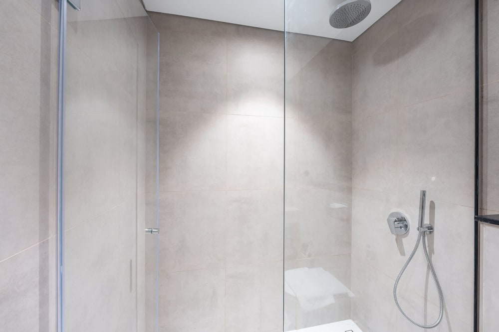 Contemporary 2BR in Azizi Greenfield - Meydan