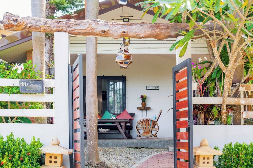House 4 People sea View 100 m From the Beach